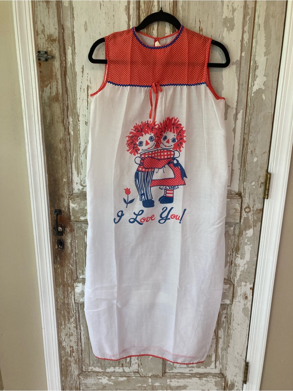 Vintage Nightgown with Raggedy Ann and Andy hugging - I Love You! -size 14 kids?